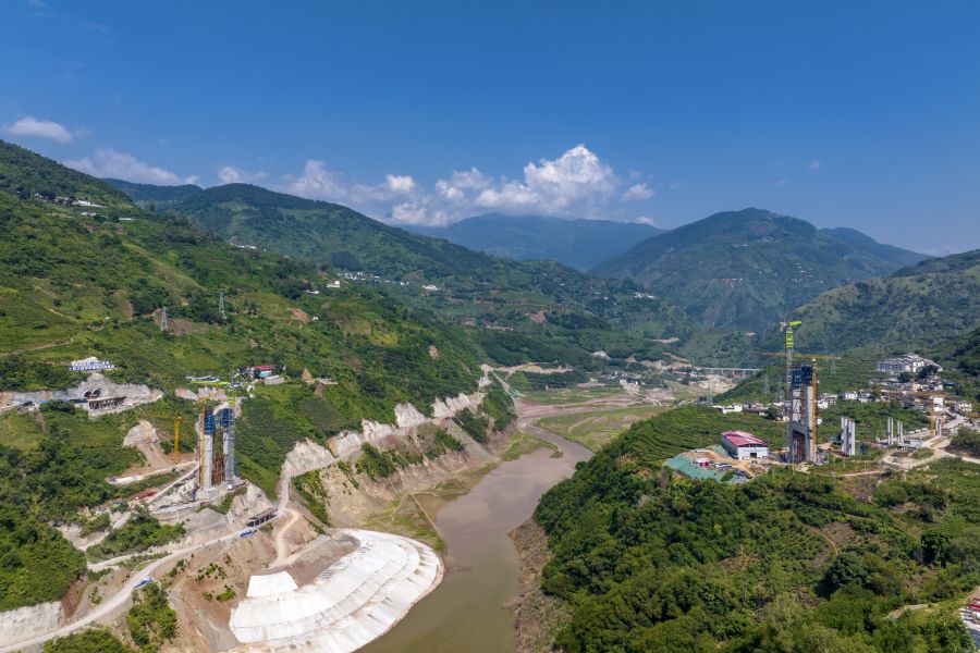 建設(shè)中的黑水河特大橋.jpg