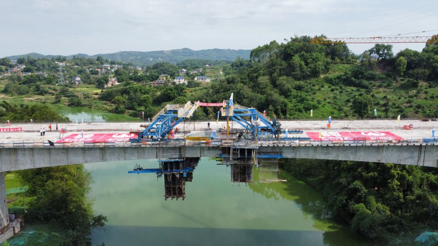 瀘永高速公路瀨溪河大橋.jpg