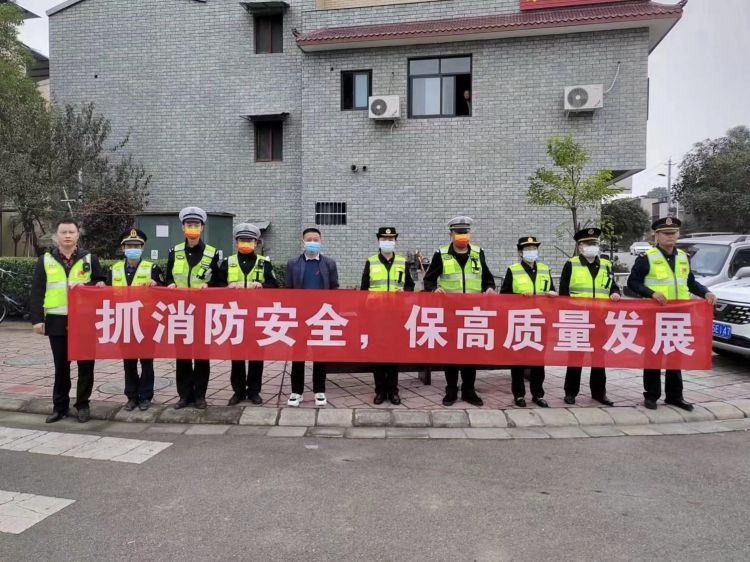 蓉城二繞公司消防宣傳進社區.jpg
